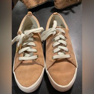 Sperry gold & tan tennis shoes